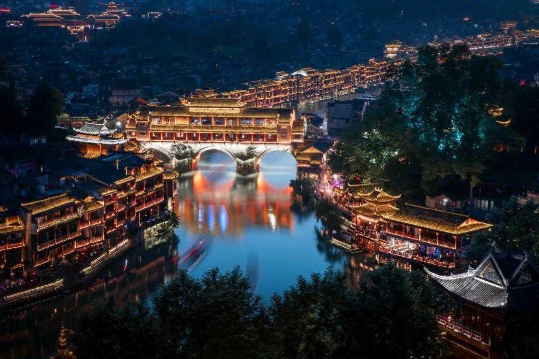 倩女手游5月新时装【南诏绮梦】燃情上线，国风文旅计划官宣联动凤凰古城！(倩女手游无限元宝)