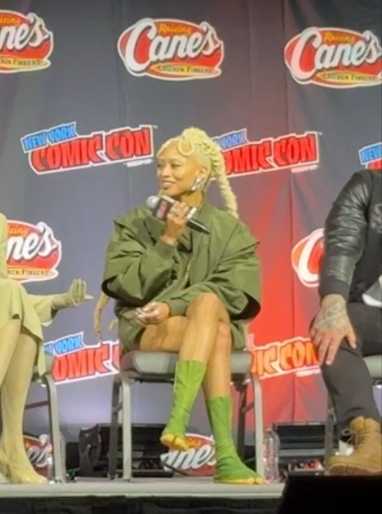 《星际：异端先知》女主最爱玩《真人快打1》(星际异兽)