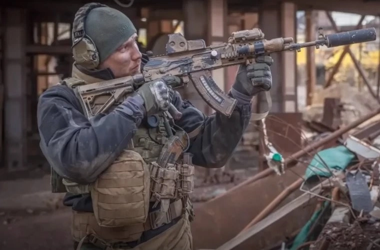 《逃离塔科夫》迎来重大更新！2.0版本全面重构，首个DLC与电视剧集同步推出(逃离塔科夫uitra)